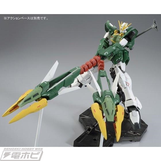 ガンプラ「MG ガンダムサンドロックEW（アーマディロ装備）」や「MG