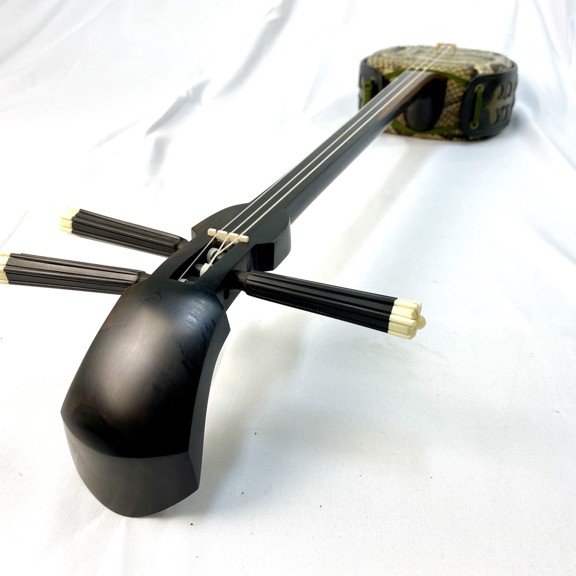 三味線 蛇皮 沖縄三線 琉球 和楽器 弦楽器 パイソン ケース付き 沖縄