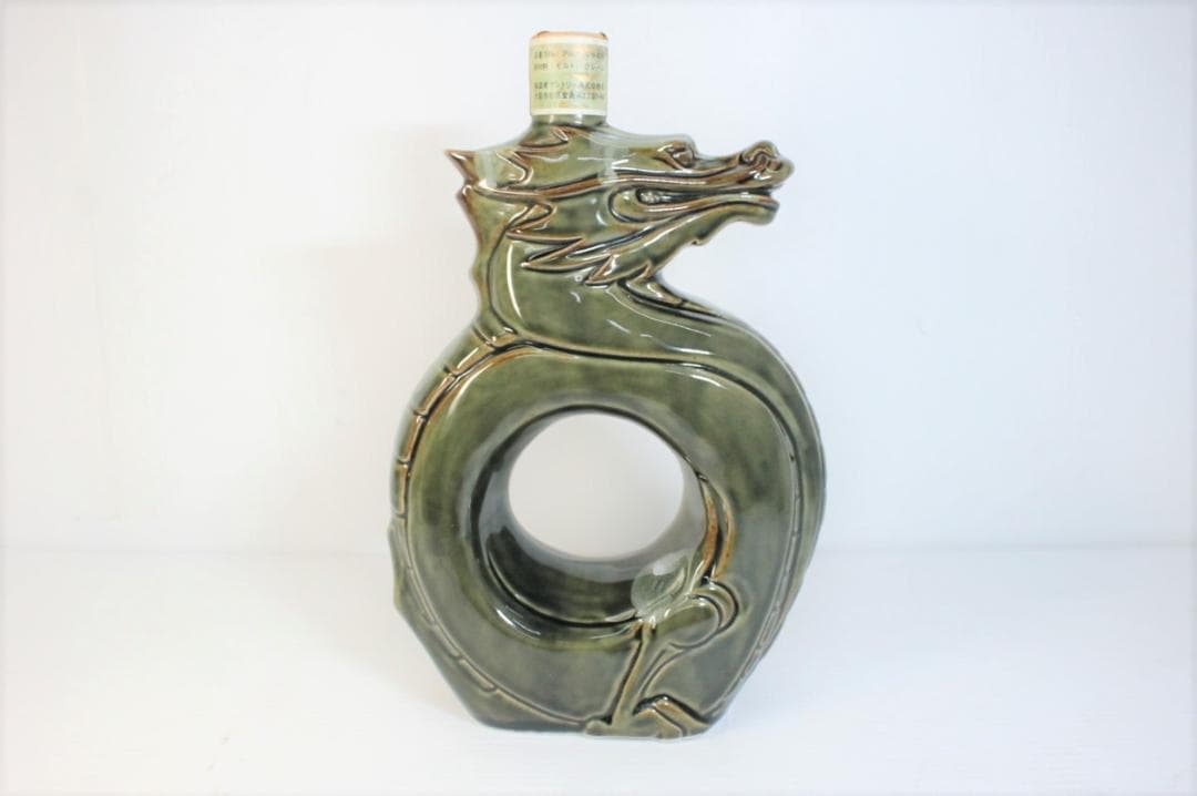 未開栓 特級 Suntory サントリー オールドウィスキー 干支ボトル 辰 龍