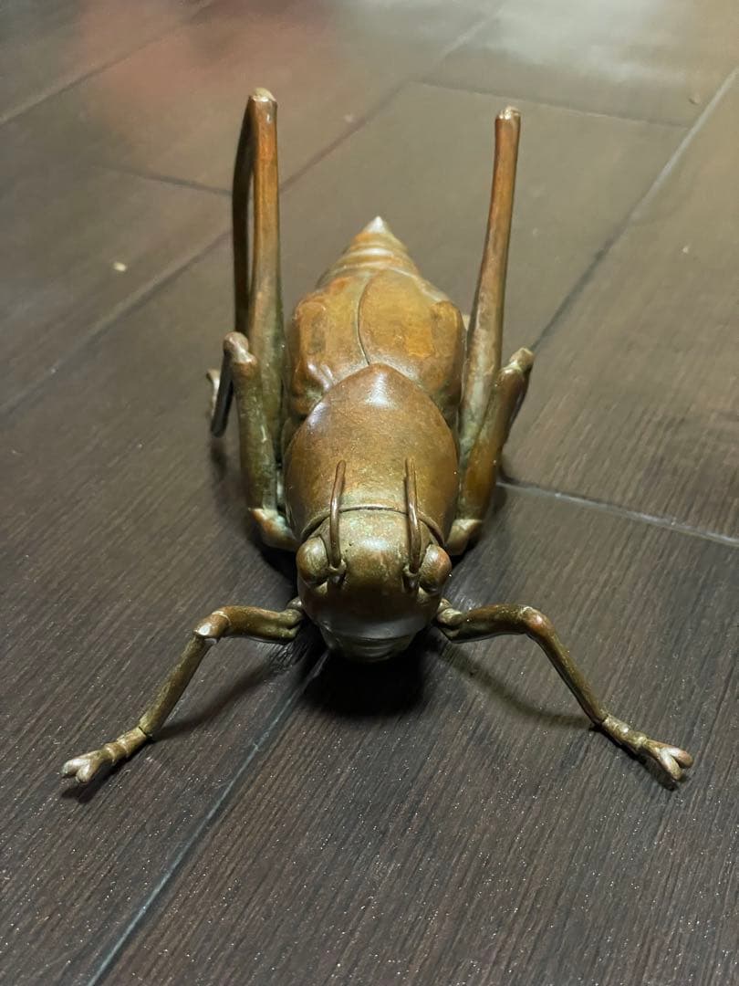 銅製　バッタ　安の介 Yahoo!オークション - [A57]銅製 飛蝗 (バッタ) 置物 安の介 細密金工
