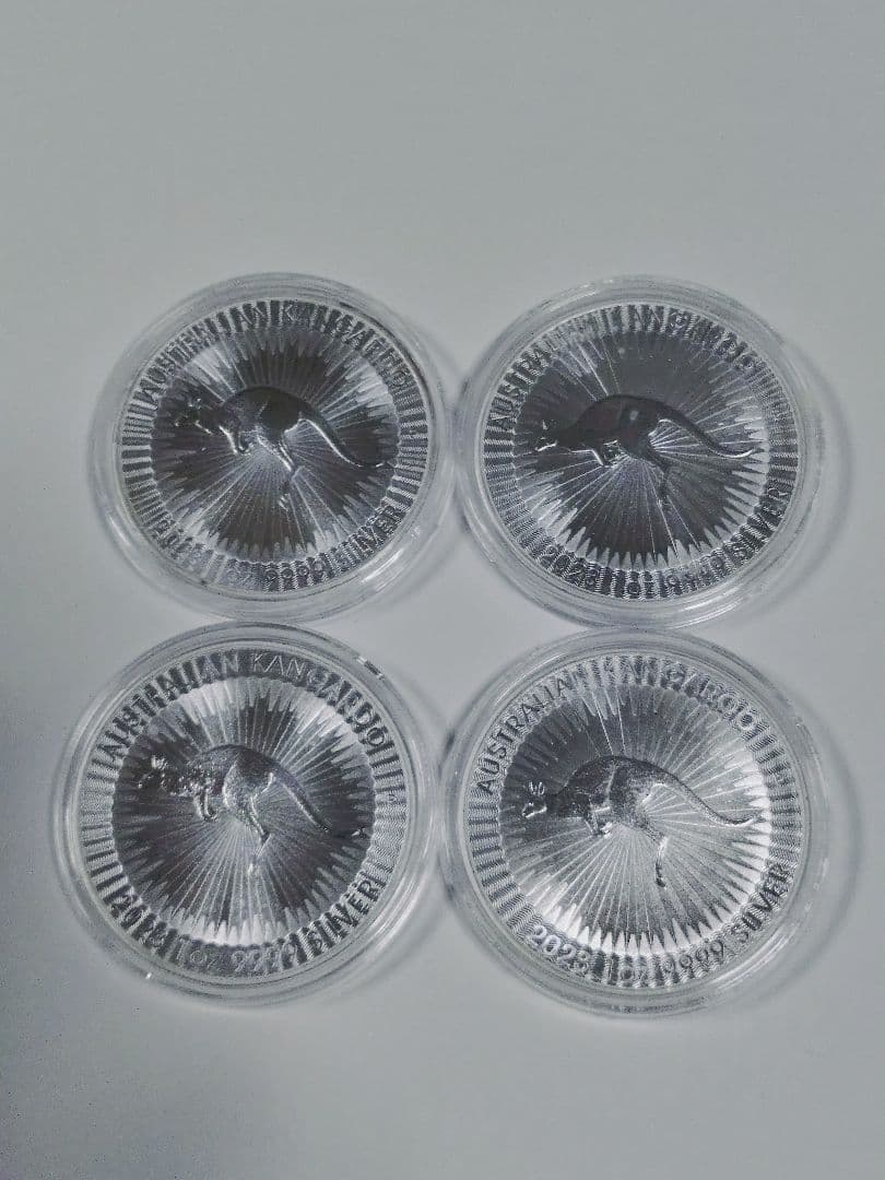 オーストラリア　カンガルー地金型銀貨1オンス　4枚セット オーストラリアカンガルー地金型銀貨1オンス4枚セット