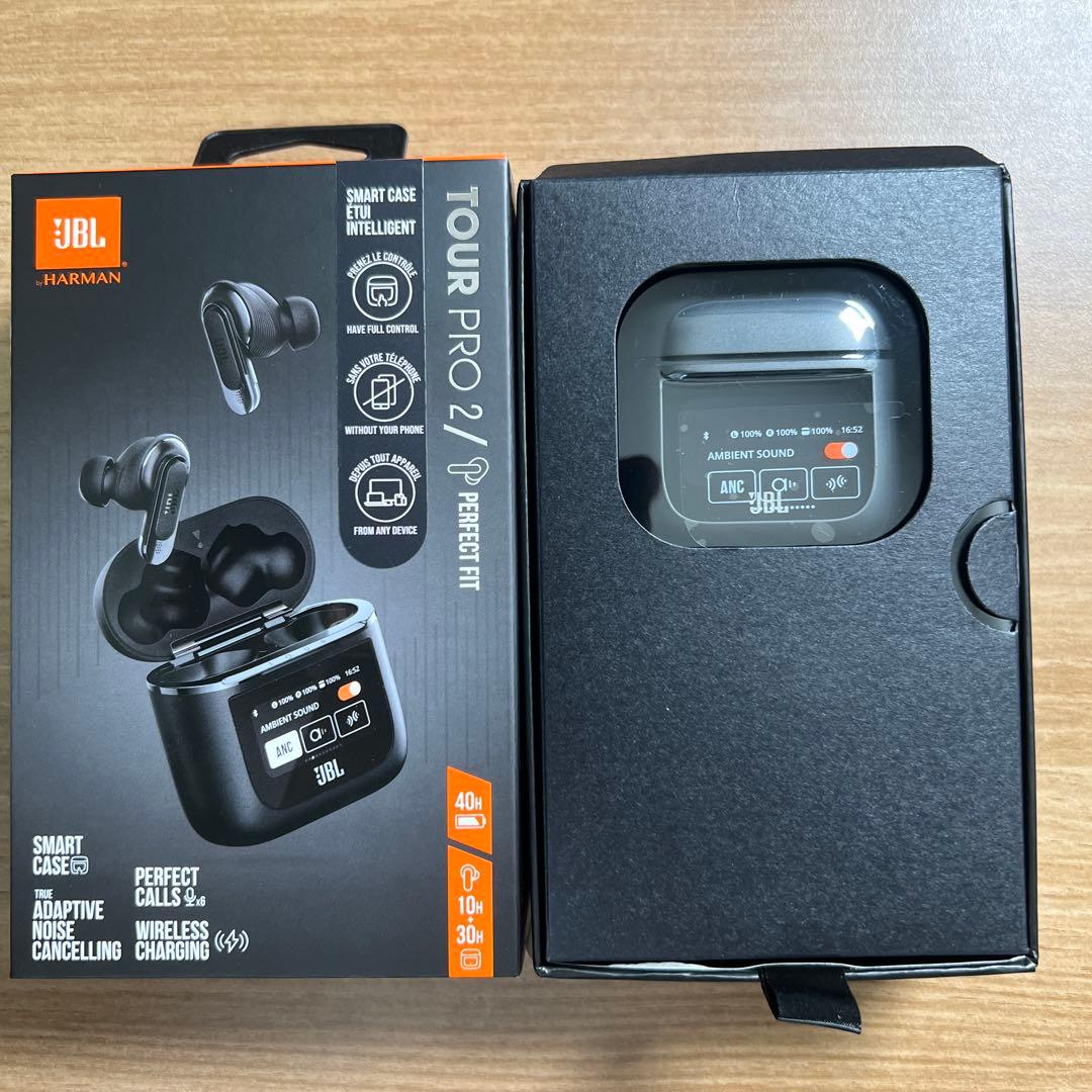 【たにけー】JBL Tour Pro 2 ブラック ワイヤレスイヤホン ケースに搭載されたディスプレイが便利な「JBL TOUR PRO 2」がAmazonに