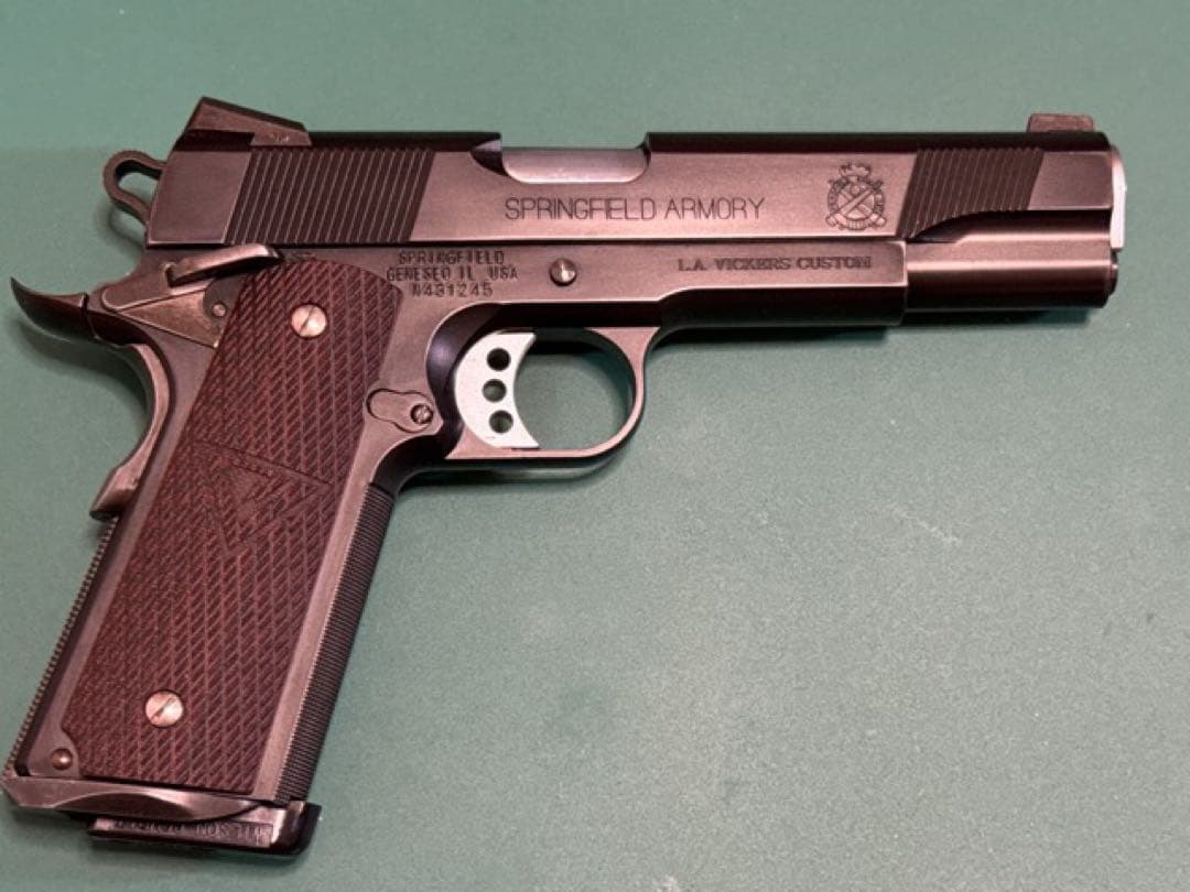 ウエスタンアームズ　LAヴィッカーズカスタム　リアルスチールバージョン美中古品